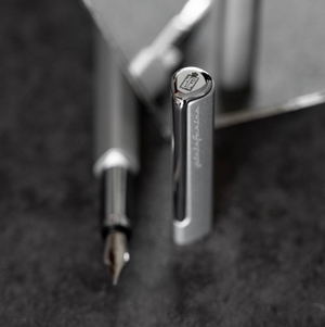 Pininfarina Pluma Fuente ONE Plateada
