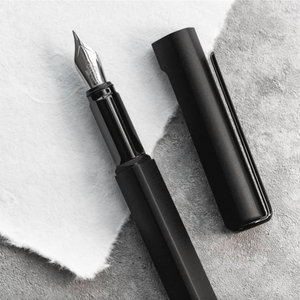 Pininfarina Pluma Fuente ONE Negro